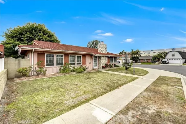 Fountain Valley, CA 92708,17163 Santa Barbara Street