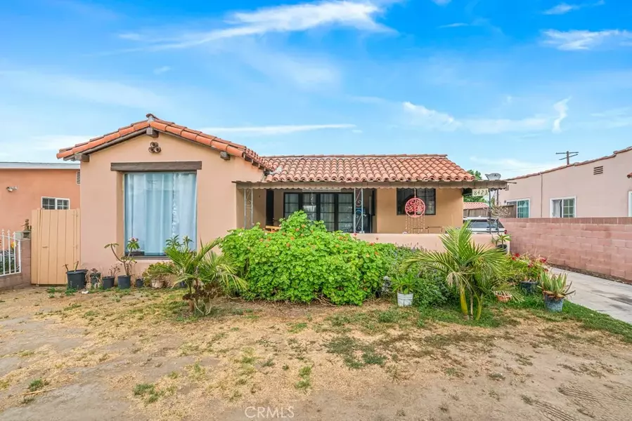 8423 S Gate Avenue, South Gate, CA 90280