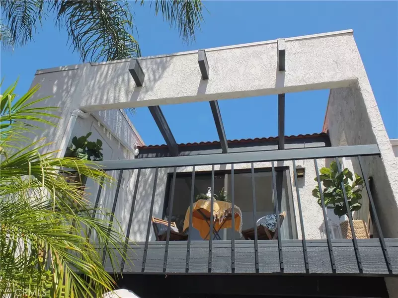 215 Wichita Avenue #407, Huntington Beach, CA 92648