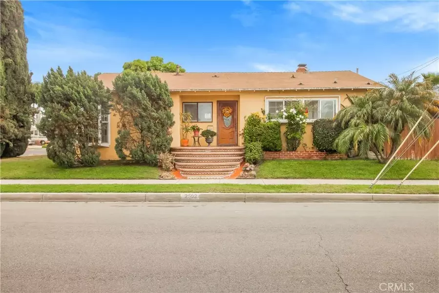 2502 W Houston Avenue, Anaheim, CA 92801