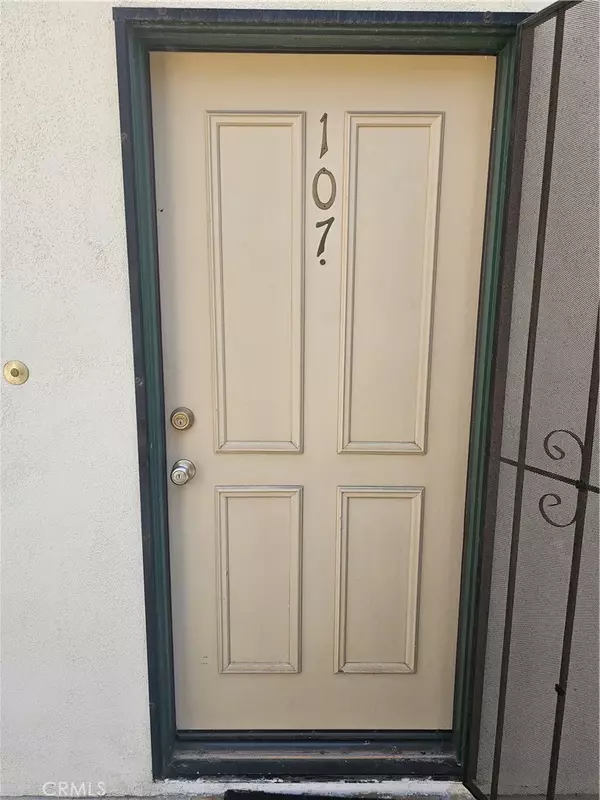 Harbor City, CA 90710,1436 257th Street #107