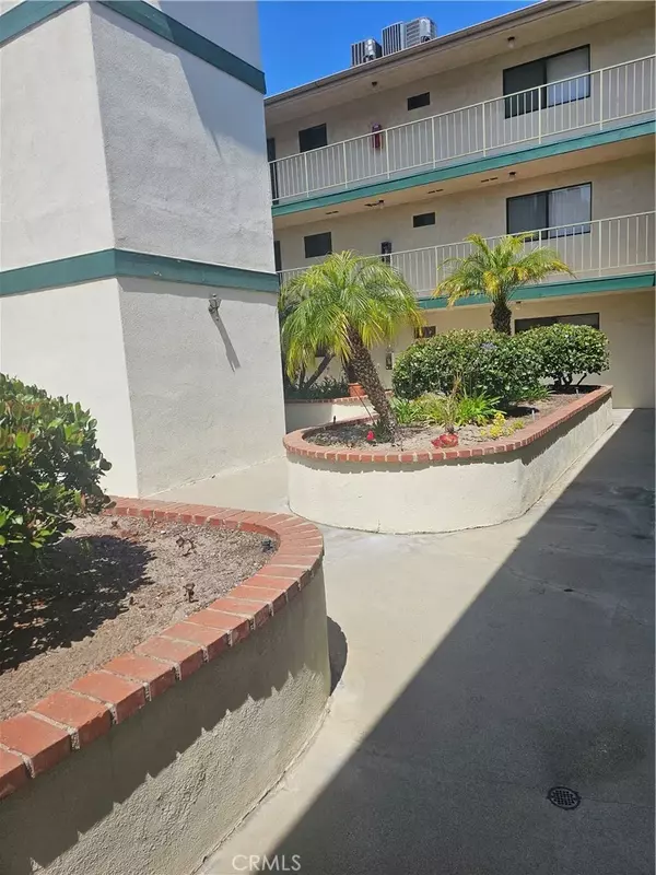 Harbor City, CA 90710,1436 257th Street #107