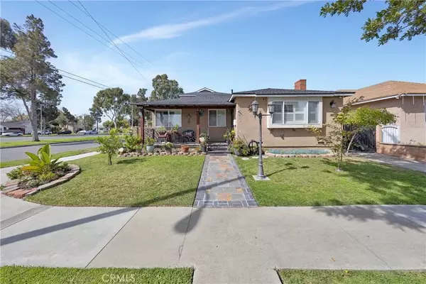 Lakewood, CA 90712,5803 Oliva Avenue