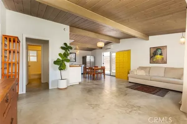 San Diego, CA 92107,2930 Famosa Boulevard