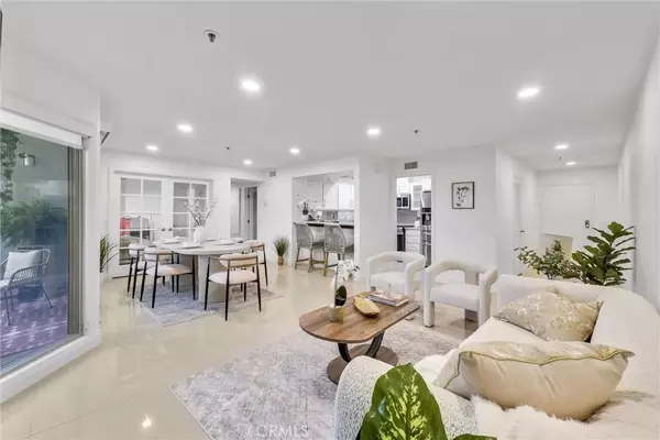 Newport Beach, CA 92663,260 Cagney Lane #105