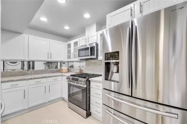 Newport Beach, CA 92663,260 Cagney Lane #105