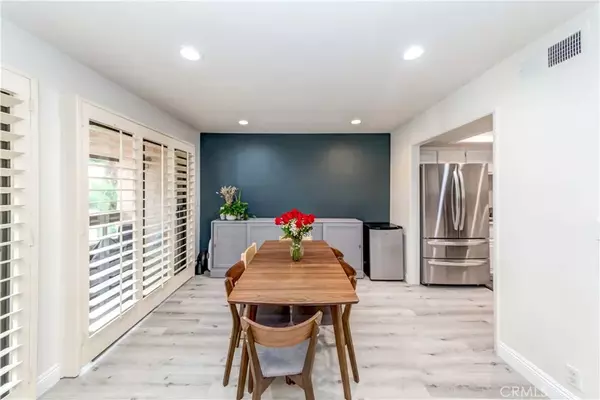 Valley Village, CA 91607,11911 Magnolia Blvd #40