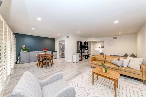 Valley Village, CA 91607,11911 Magnolia Blvd #40