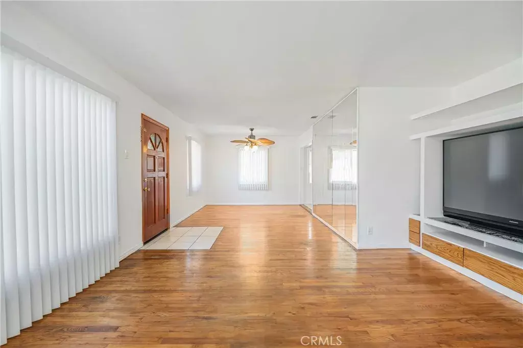 Long Beach, CA 90808,3568 Roxanne Avenue