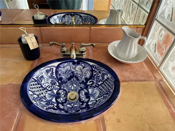 Outside Area (outside Ca), 22795,4 LORENZO