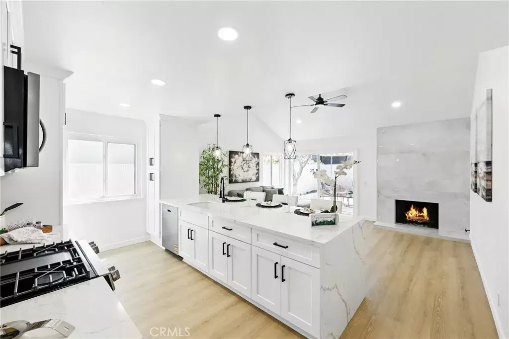 Cerritos, CA 90703,13538 Darvalle Street