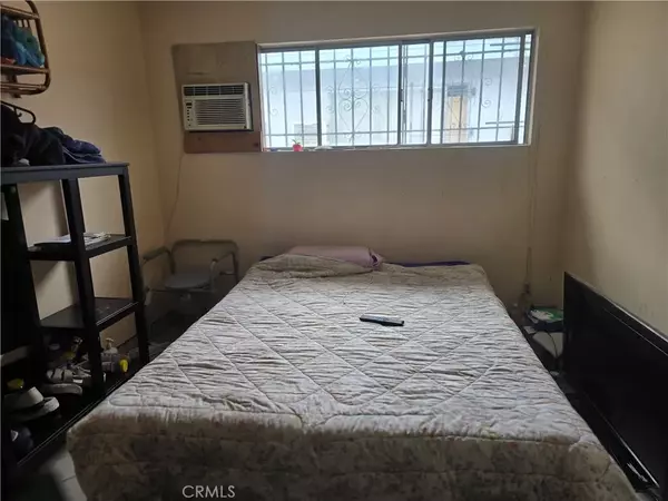 Bell Gardens, CA 90201,5526 Clara Street