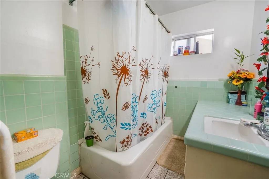 Huntington Park, CA 90255,6606 Marconi Street
