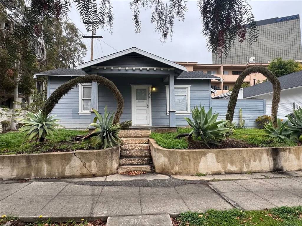 1116 S Barrington Avenue, Los Angeles, CA 90049