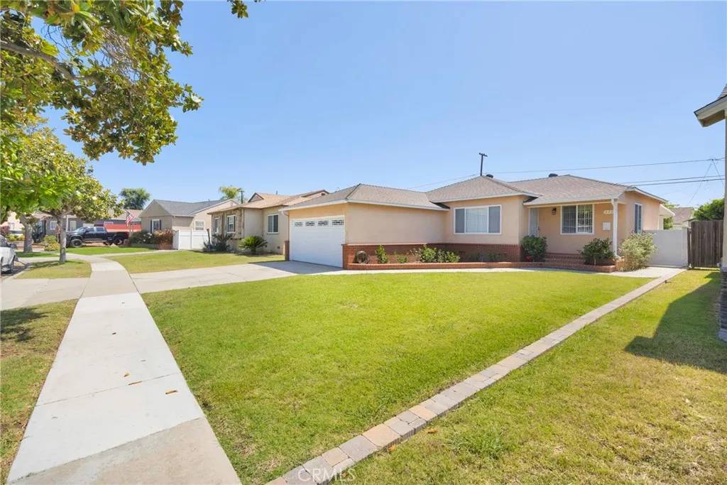 Lakewood, CA 90712,4736 Vangold Avenue