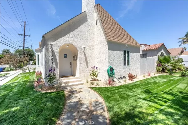 3301 Falcon Avenue, Signal Hill, CA 90755