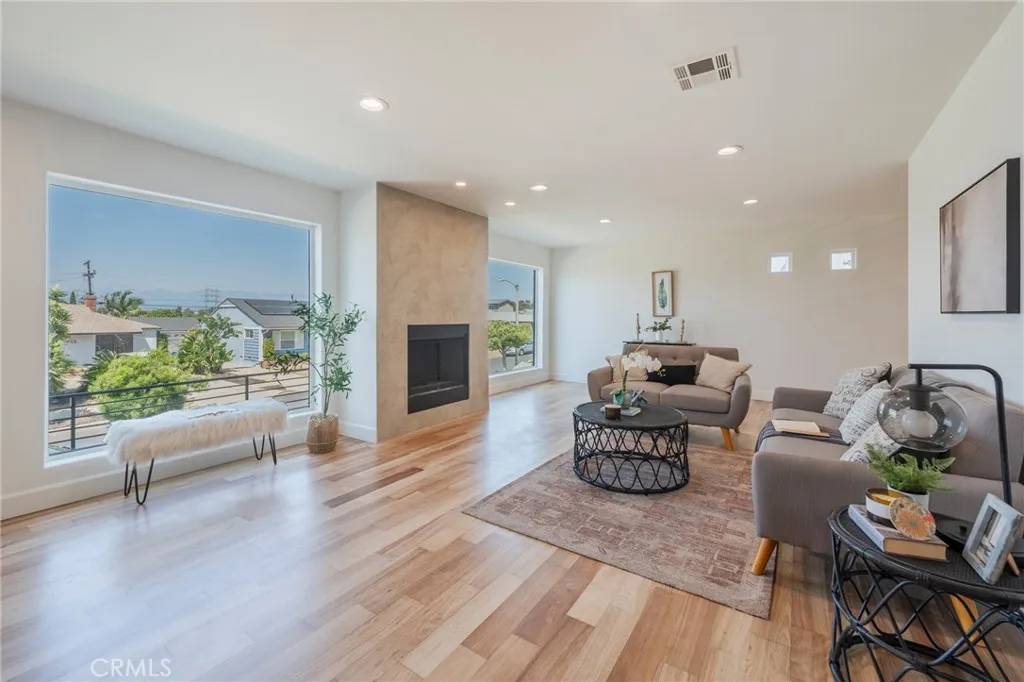 Los Angeles, CA 90008,5714 Brushton Street