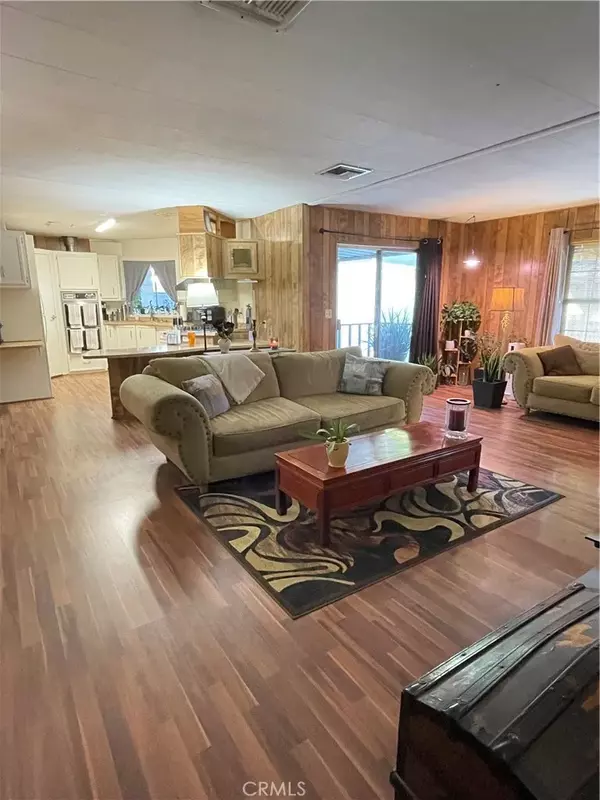 Castaic, CA 91384,31348 Lakehills #2