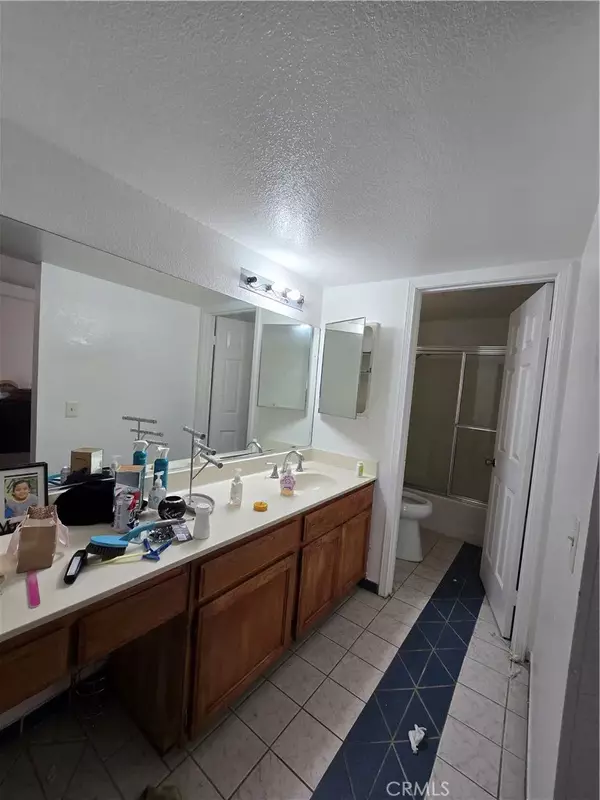 San Fernando, CA 91340,13966 Fox Street
