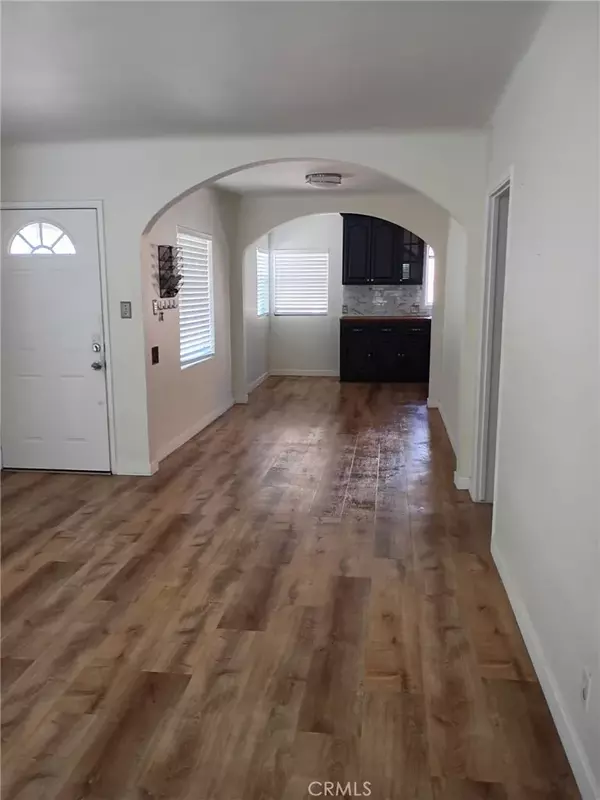 South Gate, CA 90280,5786 Lincoln Avenue