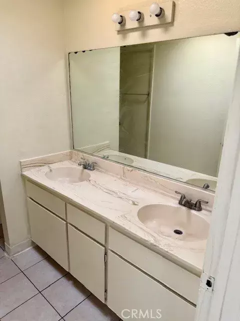 Bellflower, CA 90706,9408 Olive Street #3