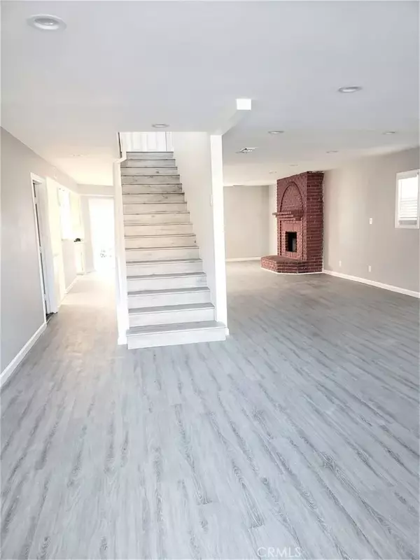 Long Beach, CA 90814,2506 e 6TH Street