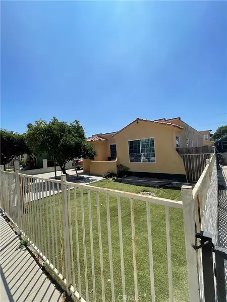 3226 Palm Avenue, Lynwood, CA 90262