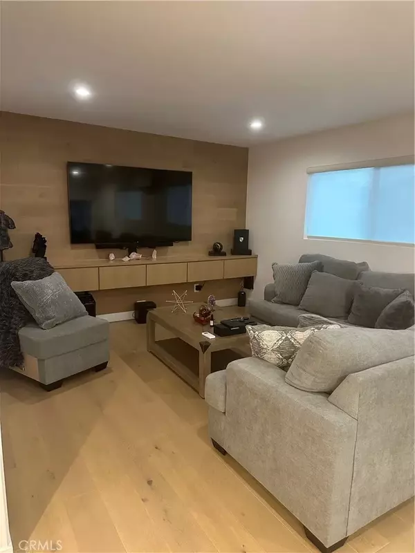 Bellflower, CA 90706,13902 Regentview Avenue