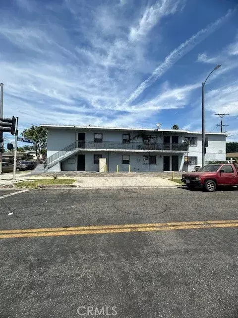 9222 S San Pedro Street, Los Angeles, CA 90003