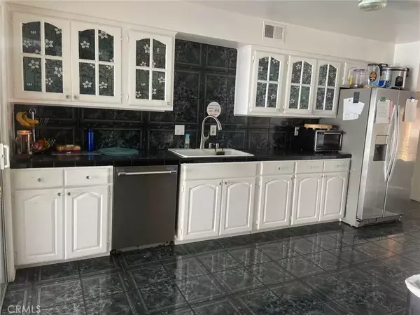 Downey, CA 90240,9017 Arrington Avenue