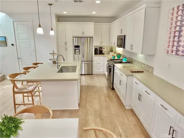 Lake Forest, CA 92630,69 Prominence