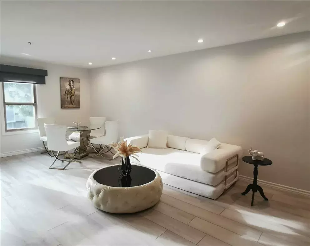 Newport Beach, CA 92663,260 Cagney Lane #106