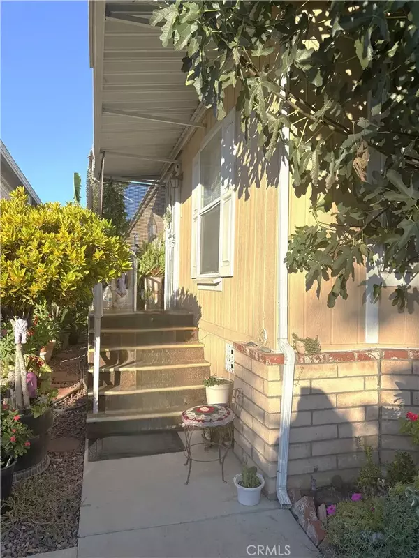 10745 Victoria #4, Whittier, CA 90604