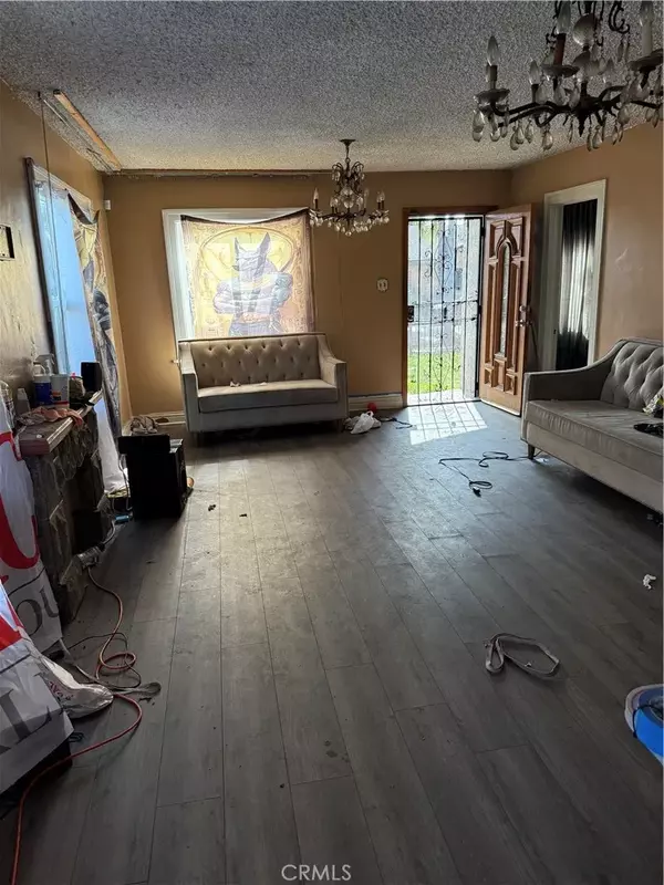 Los Angeles, CA 90003,343 W 84th