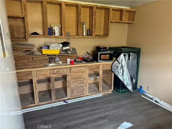 Los Angeles, CA 90003,343 W 84th