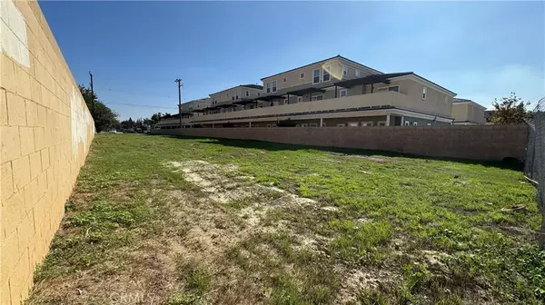 Lakewood, CA 90715,20723 Elaine