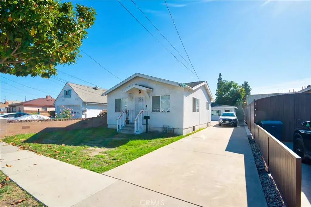 Bellflower, CA 90706,9510 Beverly