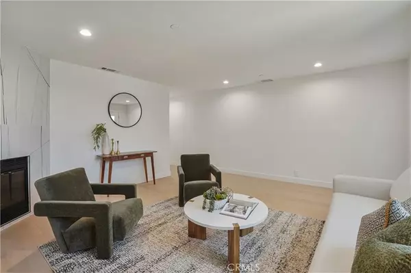 Los Angeles, CA 90065,3560 Lavell