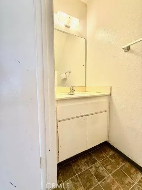 Cerritos, CA 90703,13422 Village Dr, #1/4