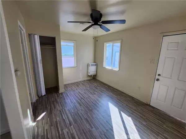 Inglewood, CA 90303,3717 W Imperial #8