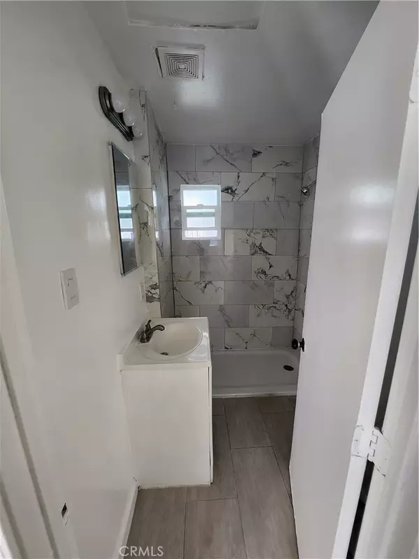 Inglewood, CA 90303,3717 W Imperial #9