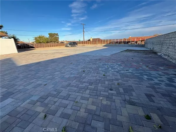 Victorville, CA 92392,15137 Luna Road