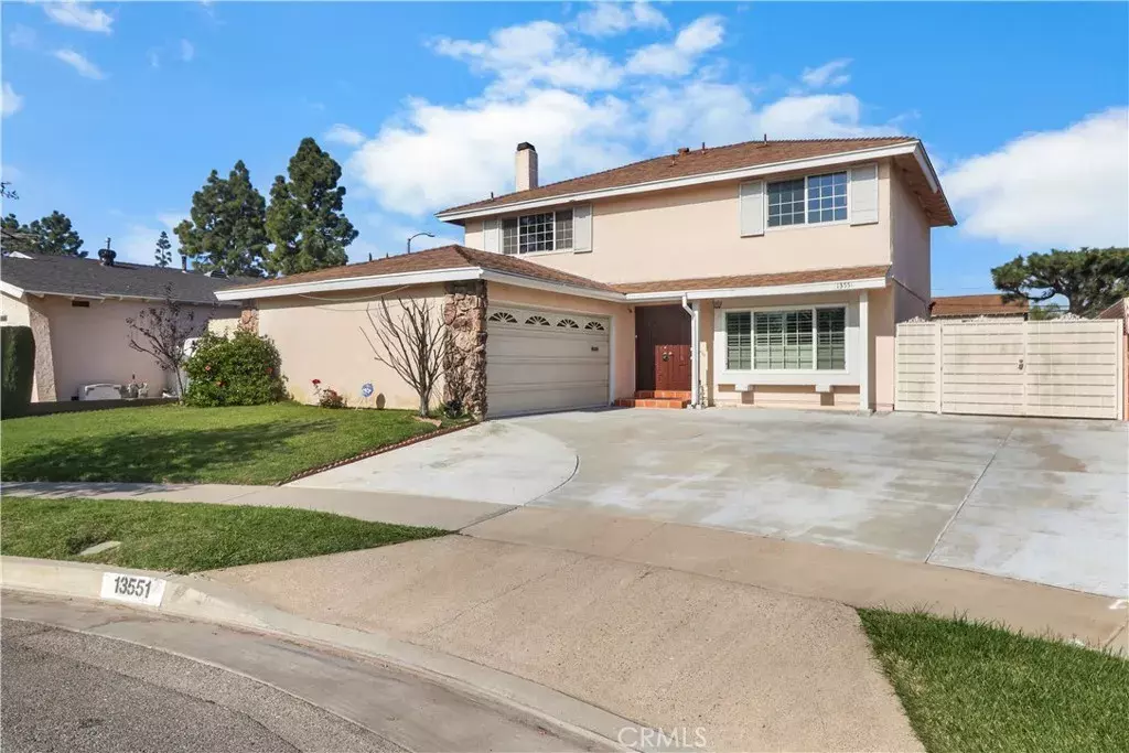 Cerritos, CA 90703,13551 Carolyn