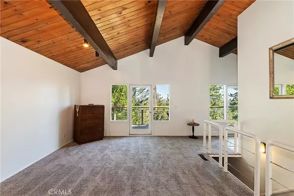 Crestline, CA 92325,23833 Lakeview Drive