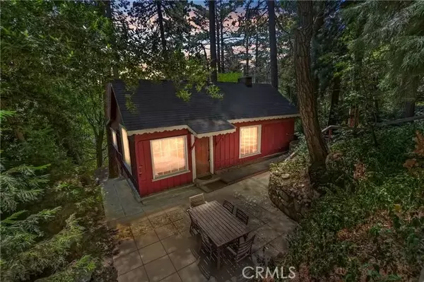 985 Coulter Pine Road, Crestline, CA 92325