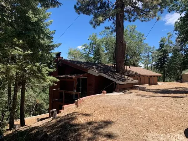 32514 San Antonio Drive, Green Valley Lake, CA 92341