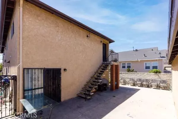 San Pedro, CA 90731,464 W 17th Street West