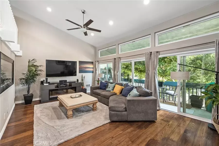 631 S Prospect Avenue #204, Redondo Beach, CA 90277