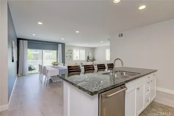 Hawthorne, CA 90250,13024 Union Avenue #302