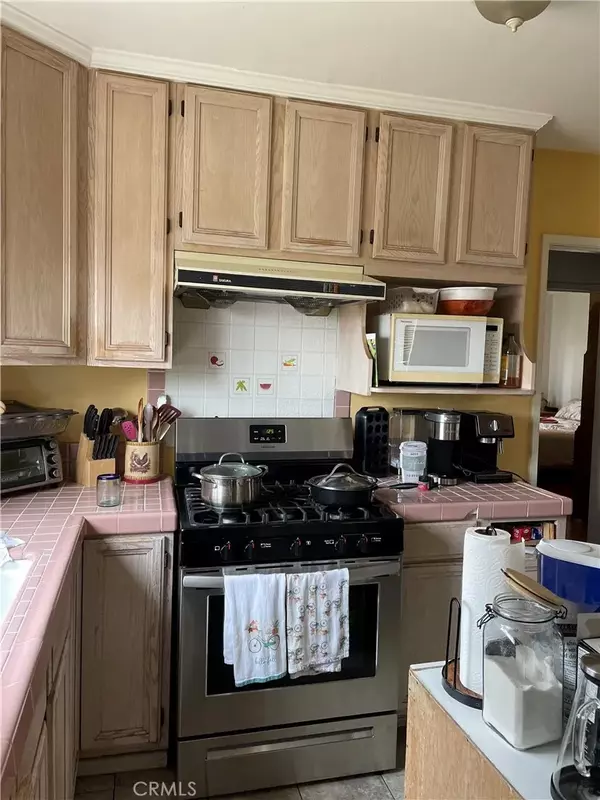 Inglewood, CA 90304,10329 Irwin Avenue